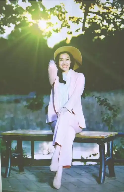 "16年后,当我再次回中传参加同学聚会.