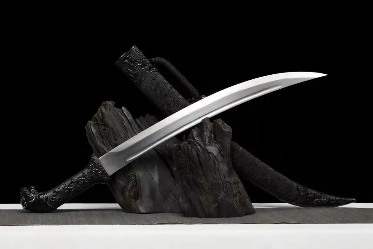 虎头蒙古刀|黑色象征着神秘与高贵 全长:72cm刃长:44.