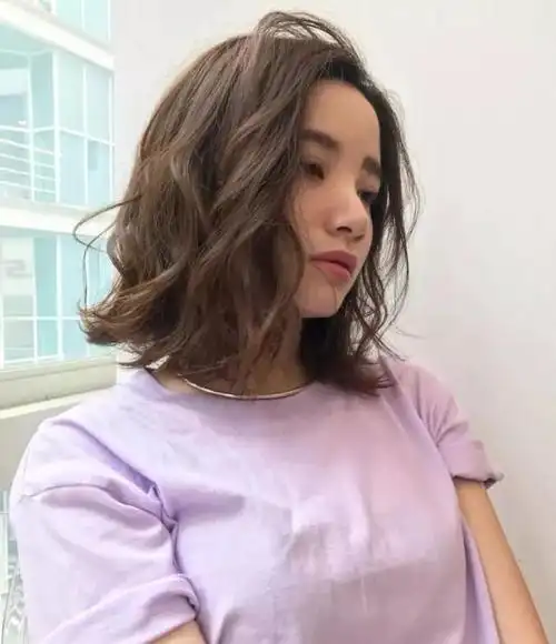 2019流行"懒人烫",蓬松感最显脸小!