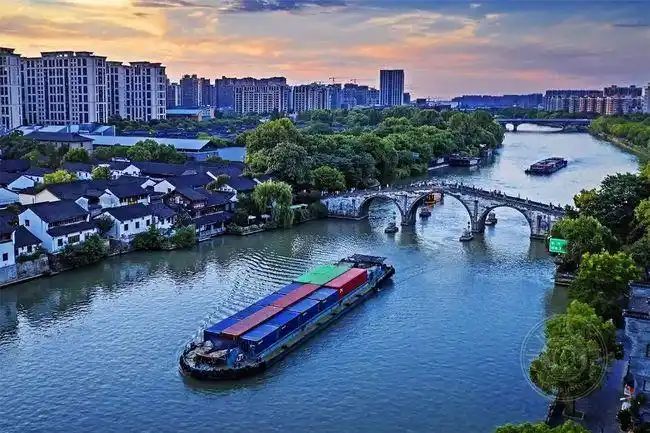 《京杭大运河浙江段新貌》 作者:潘劲草(浙江杭州)▲《水上芭蕾》