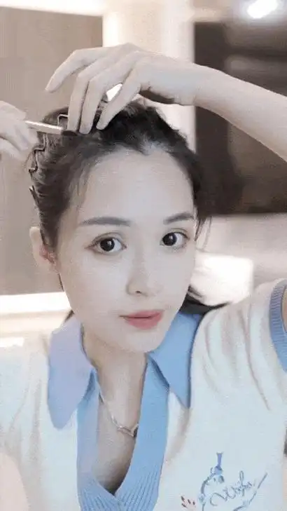 斜刘海发型图片(显嫩修脸防头秃王心凌的刘海太绝了)