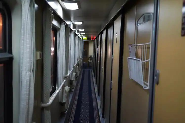 西藏开往北京的z22次列车已发现12名旅客新冠呈阳性涉及多地该采取