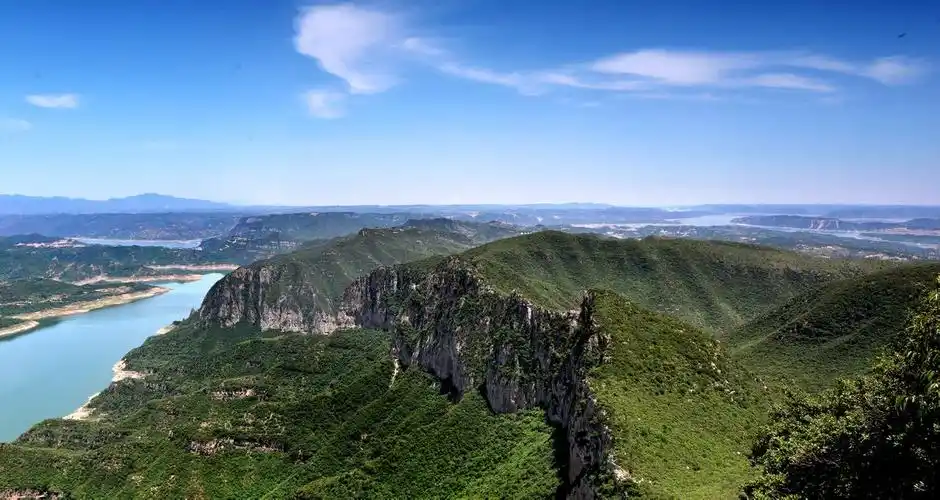 p>黛眉山景区位于河南省 a target="_blank" href="/item/洛阳