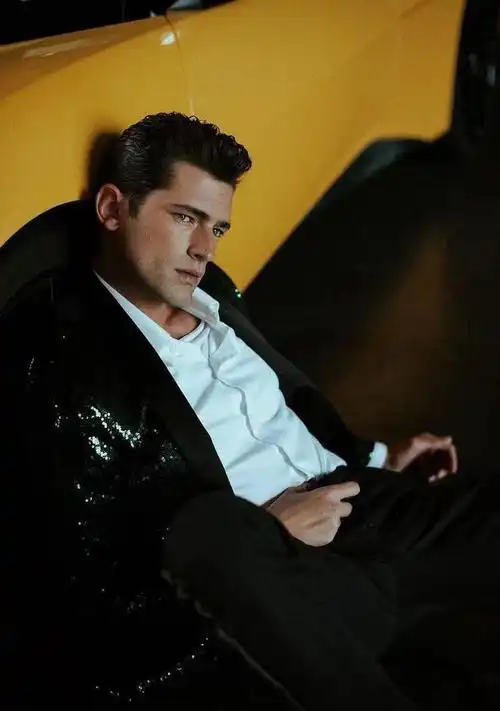 世界当红顶级男模—肖恩·奥普瑞,时尚界的宠儿,性感迷人身材好