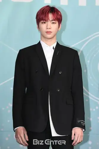 wanna one推出最后专辑《spring breeze》 姜丹尼尔