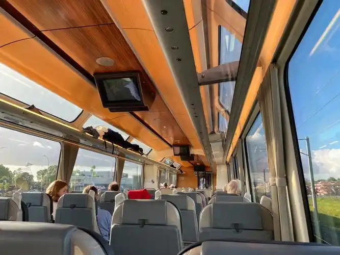 新西兰北岛探索者号观光列车