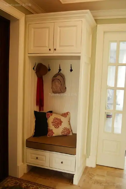 简单门口衣柜效果图