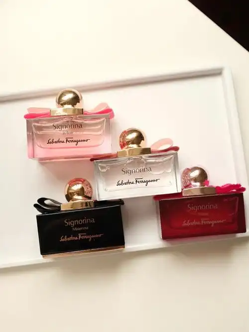 一口气买了4支菲拉格慕香水