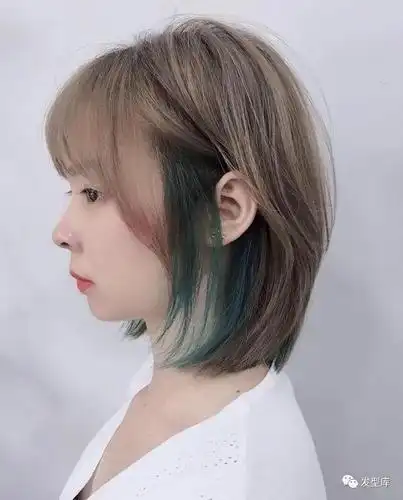 2020年夏日最火的"挂耳染"