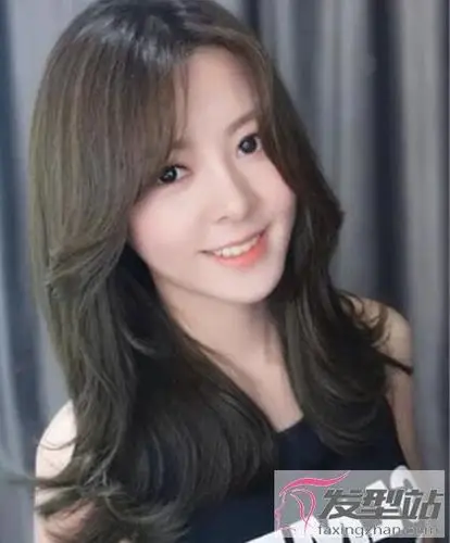中长发气垫烫发型轻盈灵动倍显淑女气质