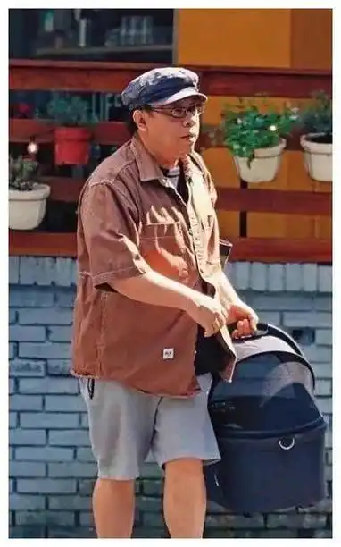 60岁蔡康永再找新欢?