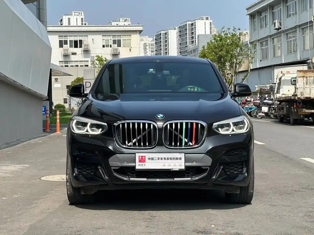 溜背轿跑suv 2019年宝马x4 原车主加选配落地53万多 - 抖音