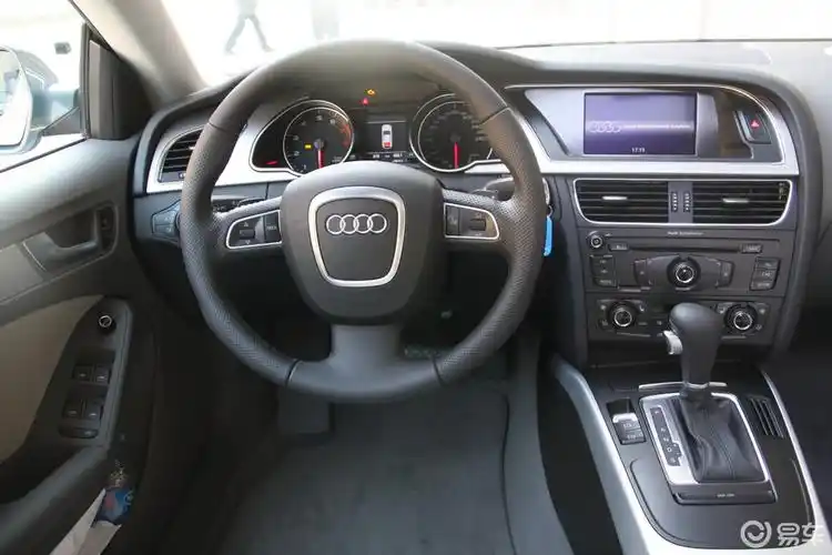 【奥迪a52010款sportback 2.