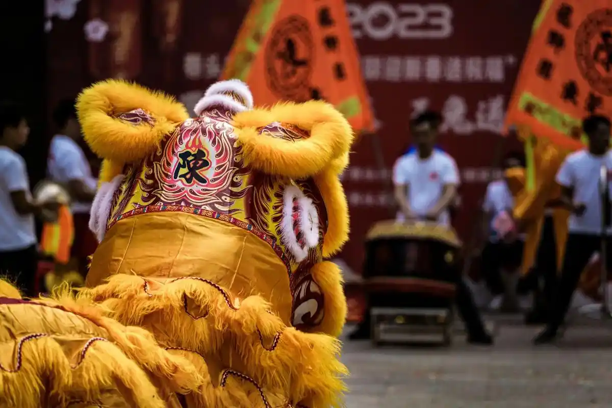 舞狮场景图 - 抖音