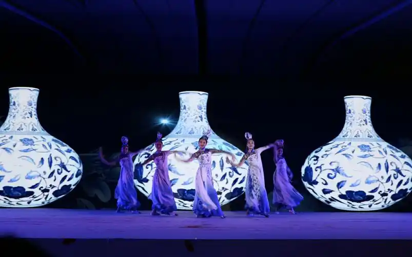 舞蹈《青花瓷韵》 表演单位:广东歌舞剧院