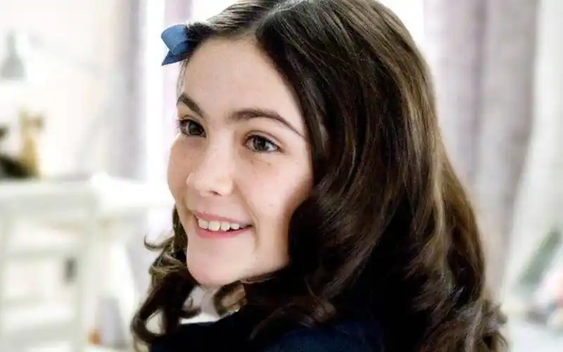 5分钟看完悬疑片《 孤儿怨》爆表演技的小女孩 系列订阅 定期更新