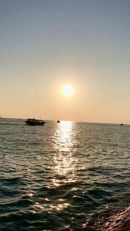 惠东县双月湾网红小景点情人堤!