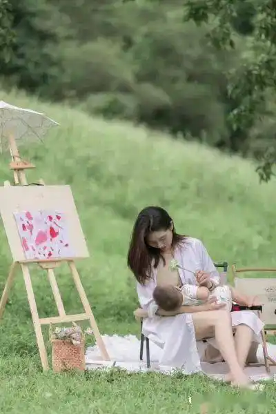 2022年世界母乳喂养周母乳艺术照展播合集_妈妈_简介_宝宝