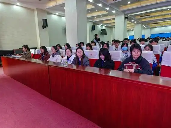 合作办学扩宽教育领域弘扬传统文化孙伟龙老师为学校附属红桥中学做