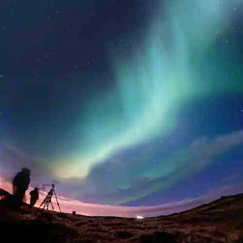 夜空中的北极光