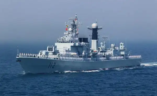 "中华第一舰"112舰