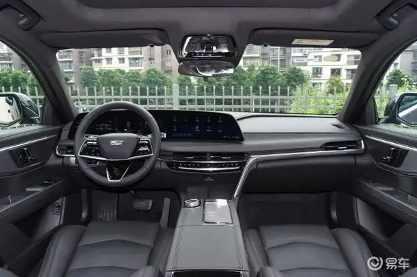 当前位置:>易车>凯迪拉克ct6方向盘摘要>摘要详情> 一进入整车内饰