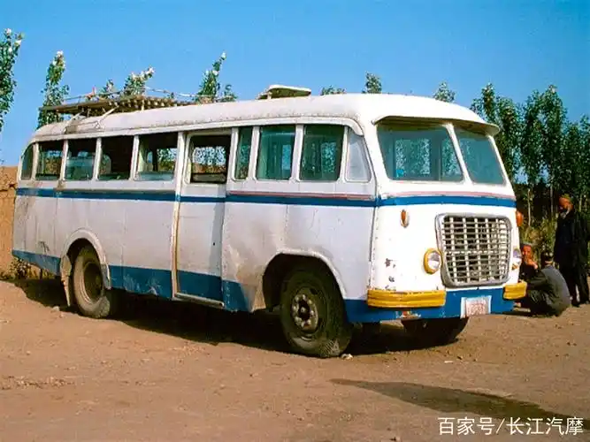 峥嵘岁月:一起品鉴中国客车老照片