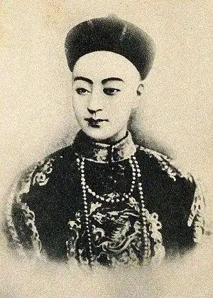 光绪皇帝像光绪皇帝朱批奏折时至今日,这份带有光绪皇帝朱批的张之洞