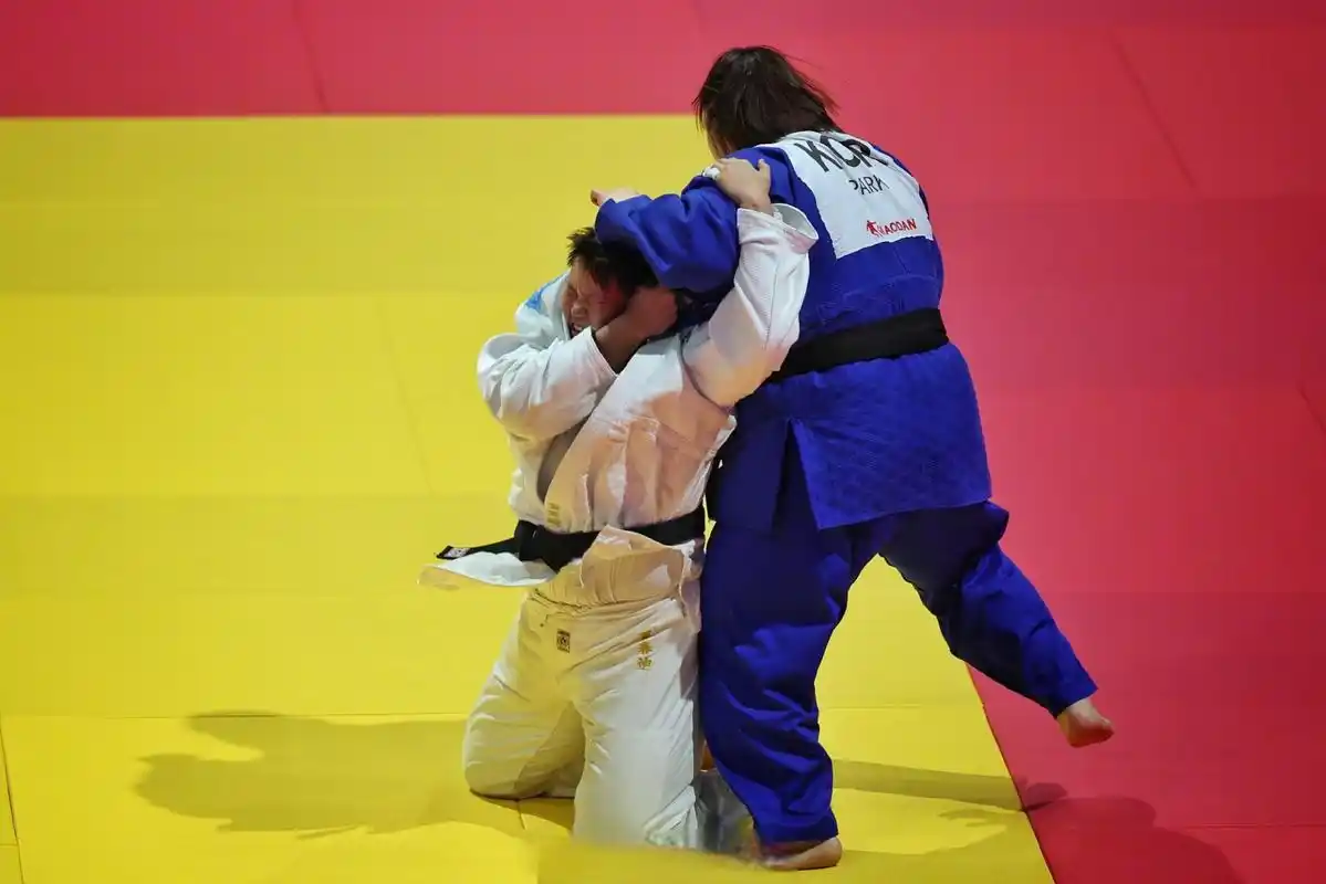 中国姑娘战胜韩国选手拿下大运会柔道金牌05】7月31日下午,成都大运