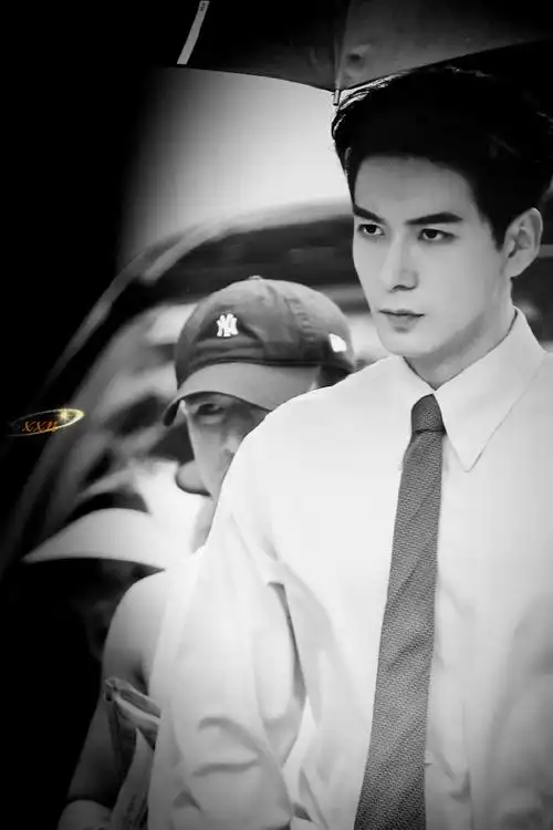 陈星旭超话#陈星旭你也有今天#这是陈星旭霸总的眼神!内娱独一份!