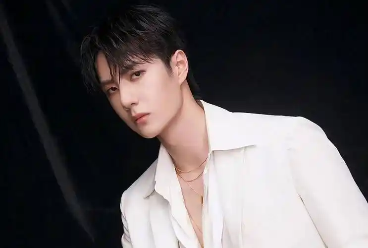 王一博绯闻女友上热搜,女方哥哥下场澄清,偶像不能碰恋爱红线_恋情