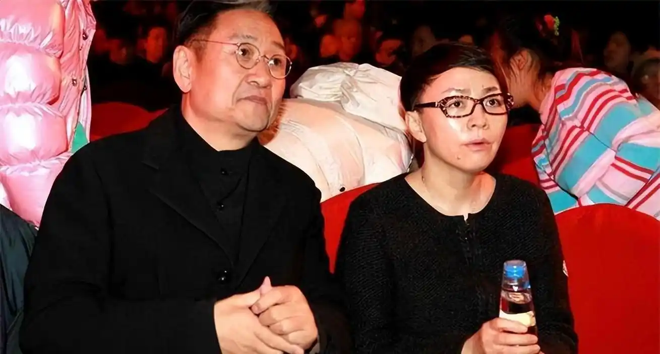 梁欢与英达26年婚姻背后一言难尽,宋丹丹道出真相:正义虽迟必到