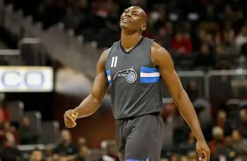 比永博个人职业生涯防守篮板数到达2000