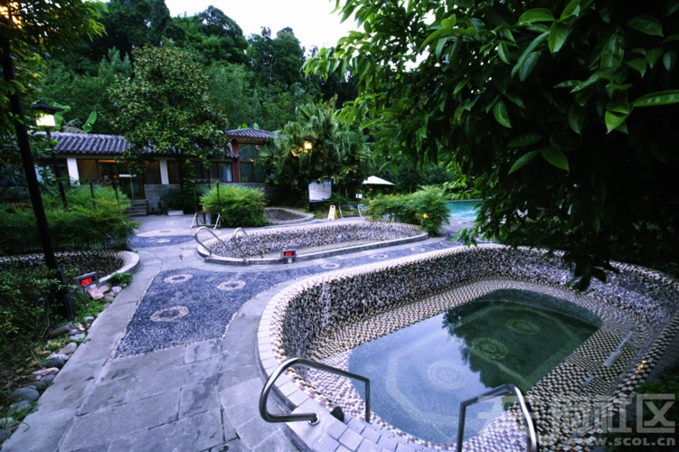 听说,老成都都喜欢去这几处泡温泉!