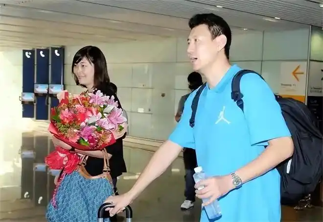 李楠家庭近况:和妻子相爱30年,儿子比他高21公分,却有两大隐患_网易