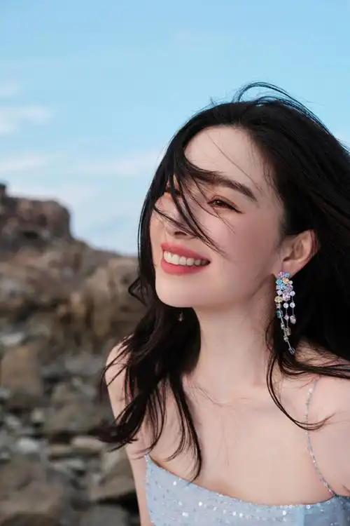 阚清子说叶琳回来啦#这套海边造型一出来我脑子里全都是叶琳,实在是