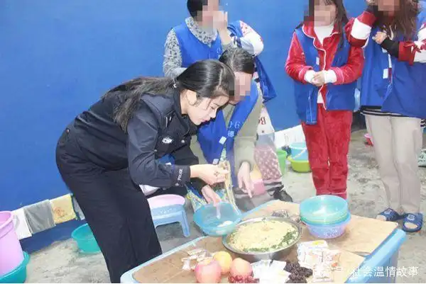 但对于德兴看守所内的女在押人员黄某来说,这一天是她的40岁生日