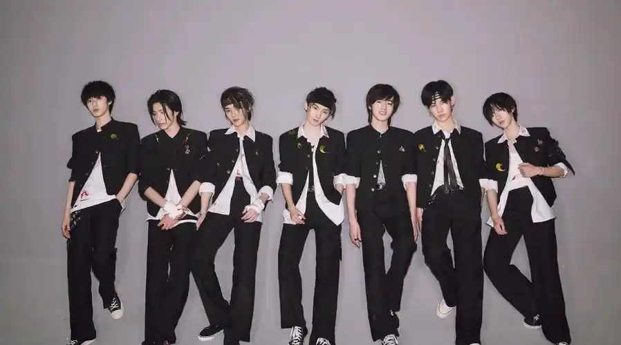 不愧是时代少年团出品!名字霸气!嗓音澄澈!曲调悦耳!_新浪新闻