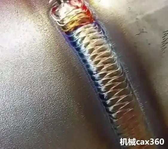 大神艺术级的鱼鳞焊焊接,这技术每月能挣不少钱吧