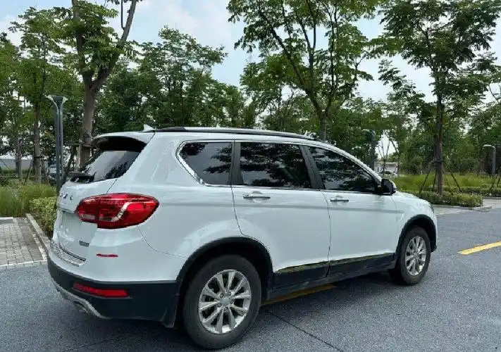 长城哈弗h6 上牌日期:2020年10月 车辆车型:越野车 车辆产地:国产