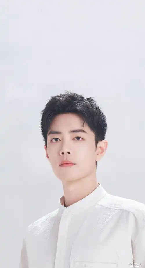 超正超帅!白衬衫优雅又迷人!大长腿偶吧  #肖战##肖战我喜欢你