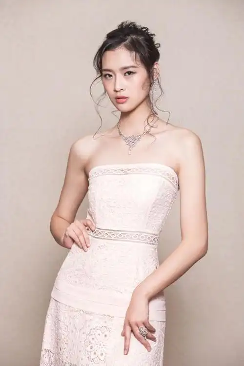 超美世界小姐孔敬很励志95后也很努力