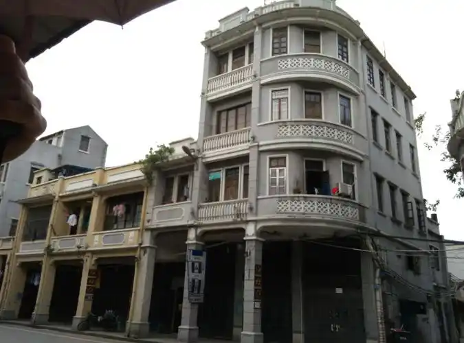 老广州老西关的代表,沿着骑楼走,感受老西关的人文情怀,沿线还保留着