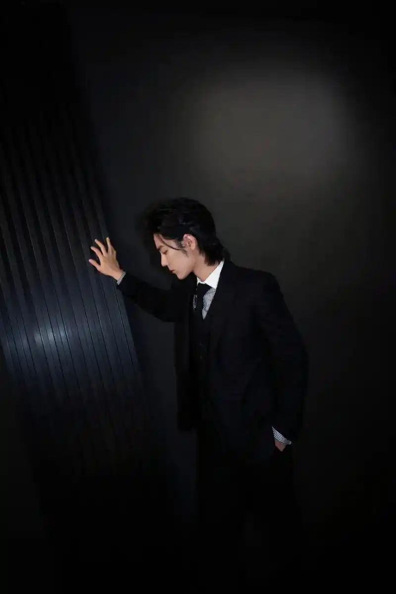 肖战 #肖战赴新加坡参加活动 #肖战出席拉夫劳伦香氛盛典  - 兑音