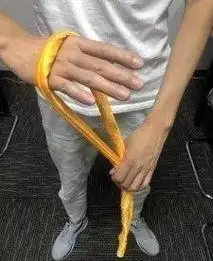 洗髓功现场垂吊120斤视频洗髓功垂吊三关绑法视频