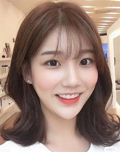 最新锁骨发推荐 超显脸小不挑人_最新发型 - 美发站