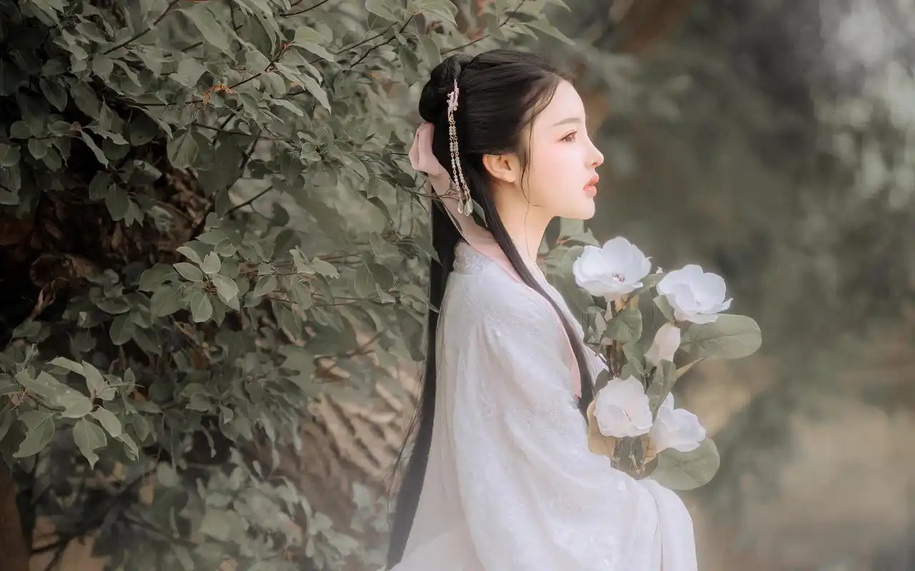 清纯古风美女惊艳写真