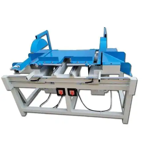 定期检查圆木多片锯机械内部主轴螺母是否有松动的现象.