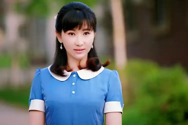 其它 孙岚简历 孙岚 江苏人民艺术剧院演员  星座:白羊座  身高:168cm