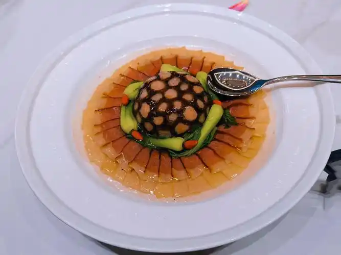 泉水宴十年 真情"食"意在品鉴会现场,山东良友富临